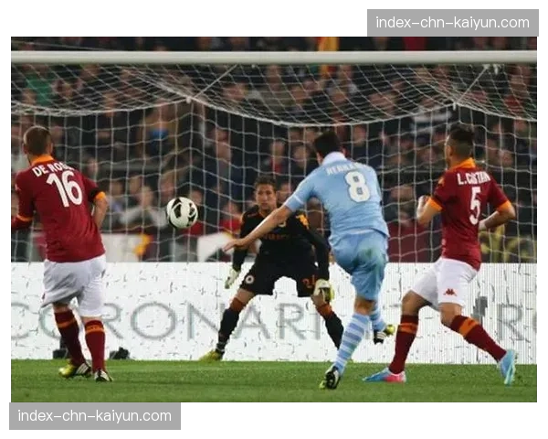 罗马客场对阵拉齐奥，半场零射正凸显中场组织困境